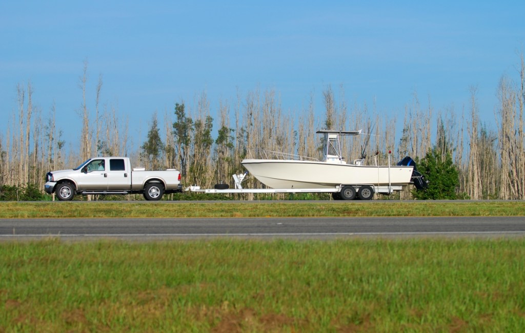 transportation hauling services www.cheyennehauling.com