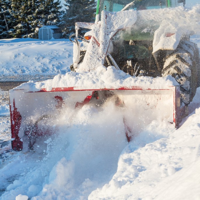 commercial snow removal in cheyenne www.cheyennehauling.com