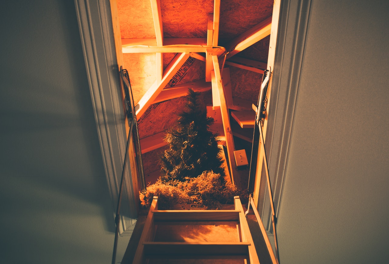 attic cleanouts cheyenne www.cheyennehauling.com