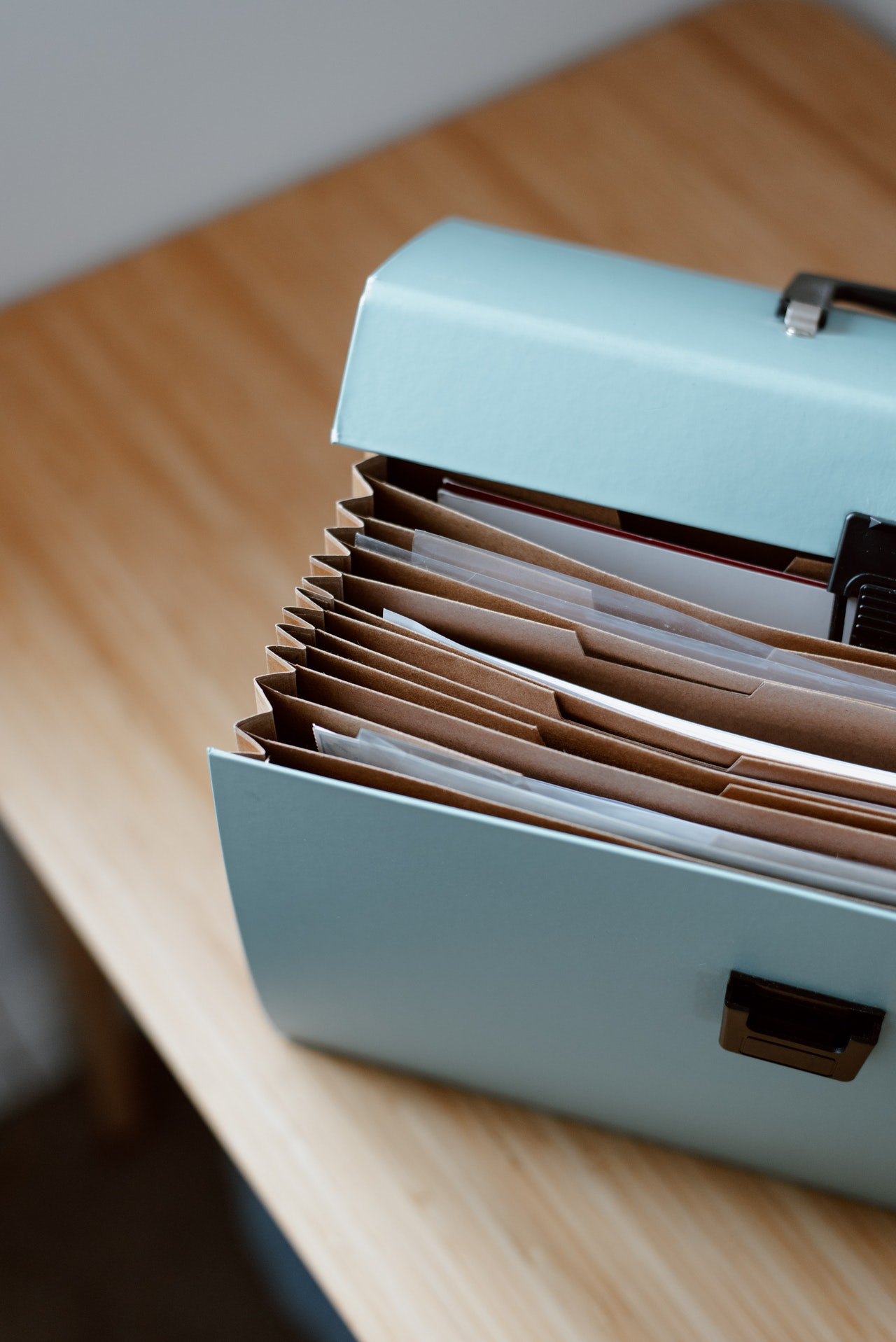 office spring cleaning tips www.cheyennehauling.com