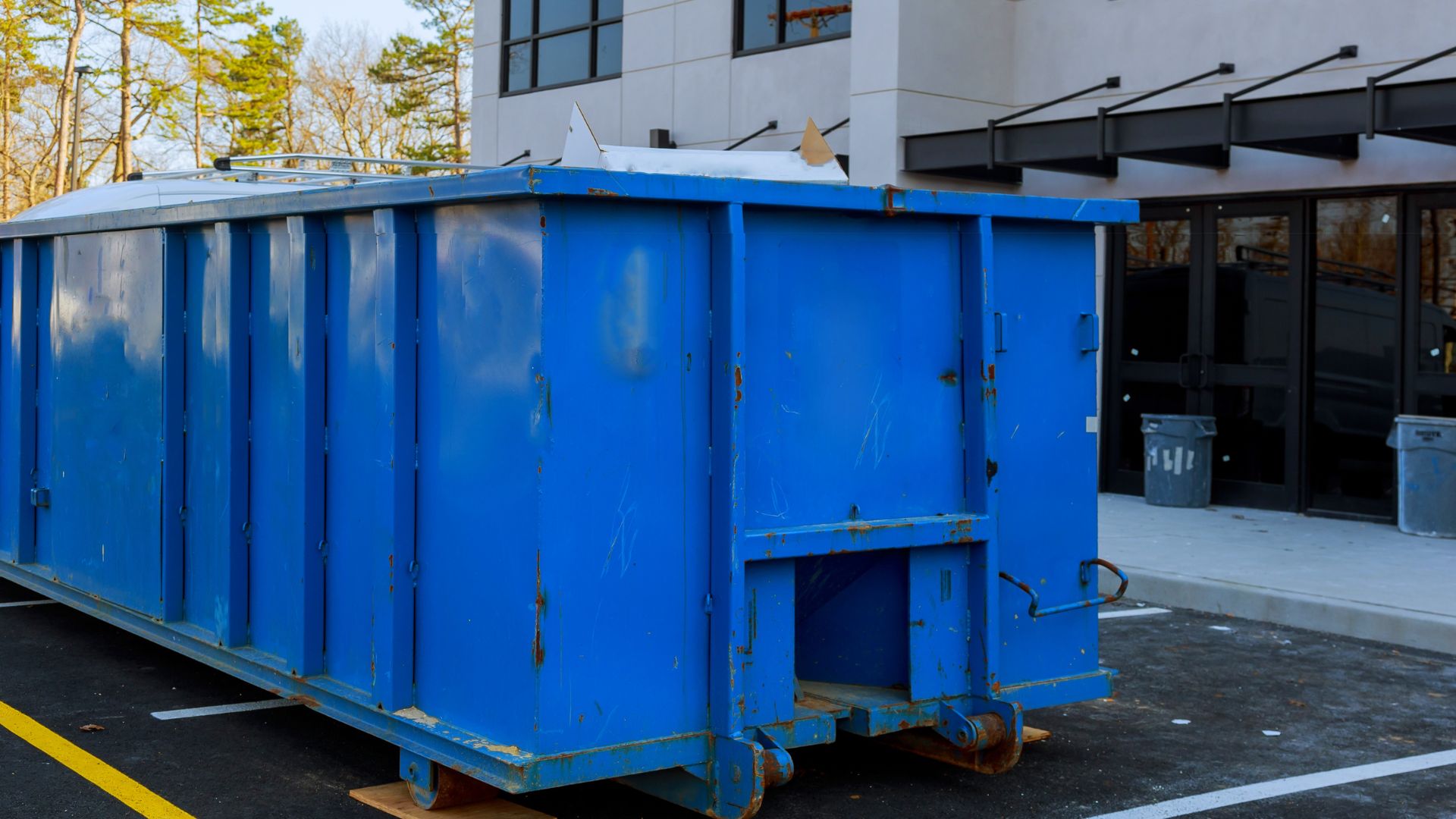 photo of dumpster rental in cheyenne www.cheyennehauling.com