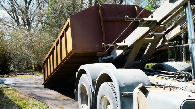 fall dumpster services www.cheyennehauling.com